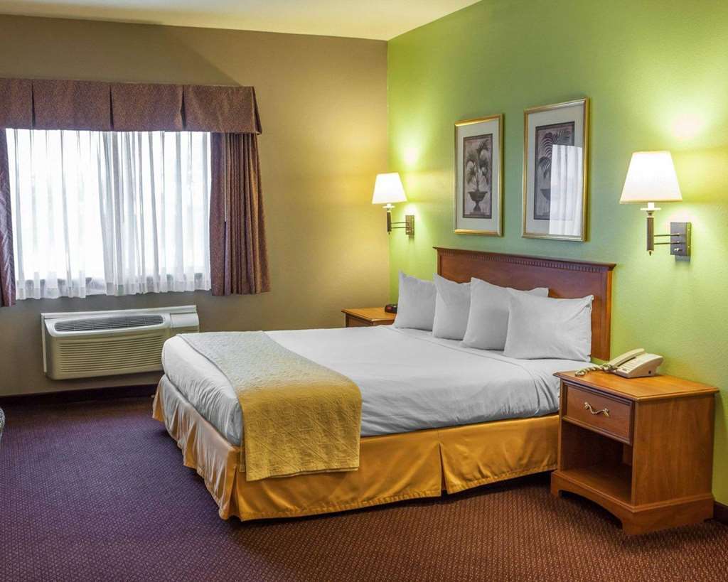 Quality Inn & Suites Hannibal Pokoj fotografie