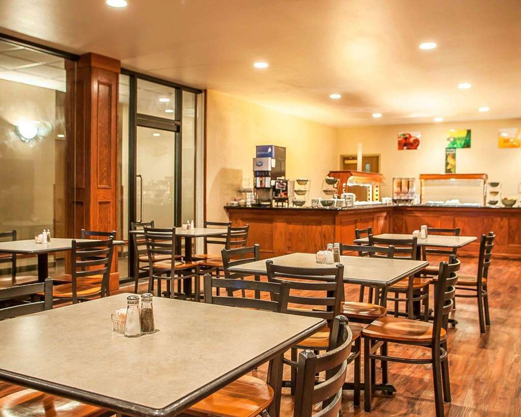 Quality Inn & Suites Hannibal Restaurace fotografie